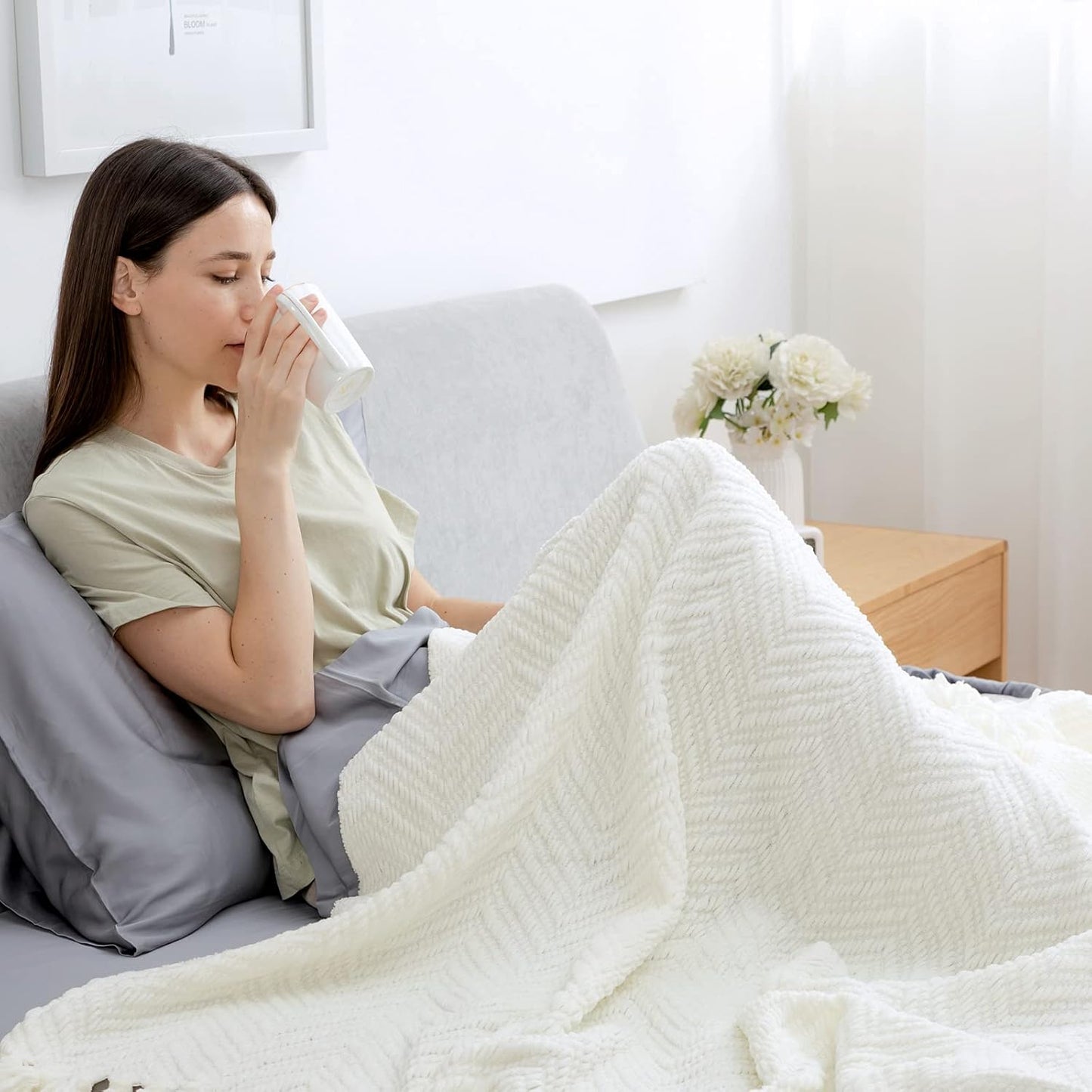 Panku Decorative Herringbone Faux Cashmere Blanket Throw with Fringe, Lightweight Soft Cashmere like Chevron Throw Blanket with Tassels for Couch Sofa Chair, Farmhouse Boho Blanket 50X60 Cream Old